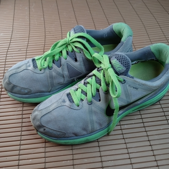 Nike LunarMax+ Running Shoe gray/ green Neon 415323-010 Low Lace Up men's 12 M. - Picture 1 of 10